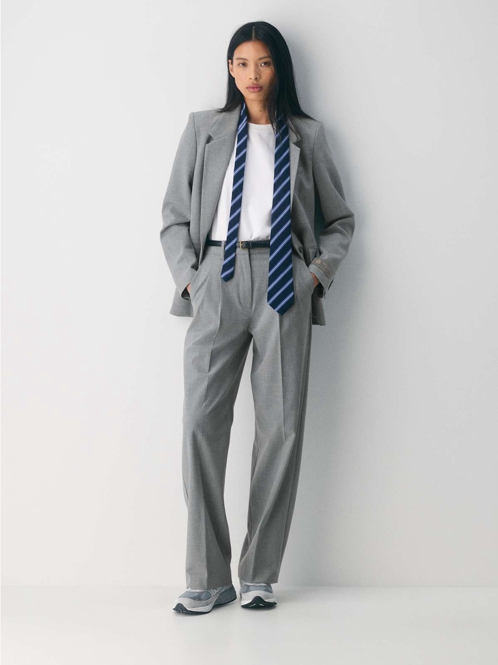 Aritzia The Effortless Pant™ in Heather Medium Grey